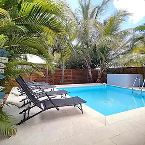 https://villa-lanjou-crole-piscine-prive-st-anne.comcaribbean.com